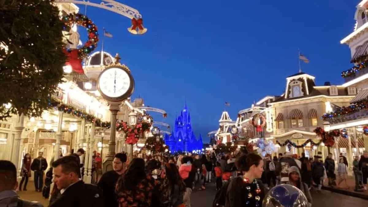 Mickey's Very Merry Christmas Party Guide Magic Kingdom 1