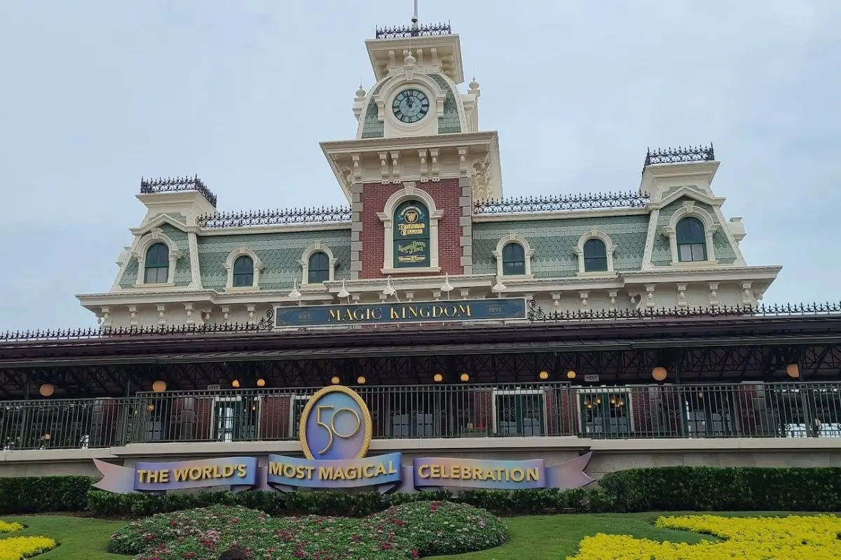 Do Disney World Employees Get Free Tickets? Tips 2