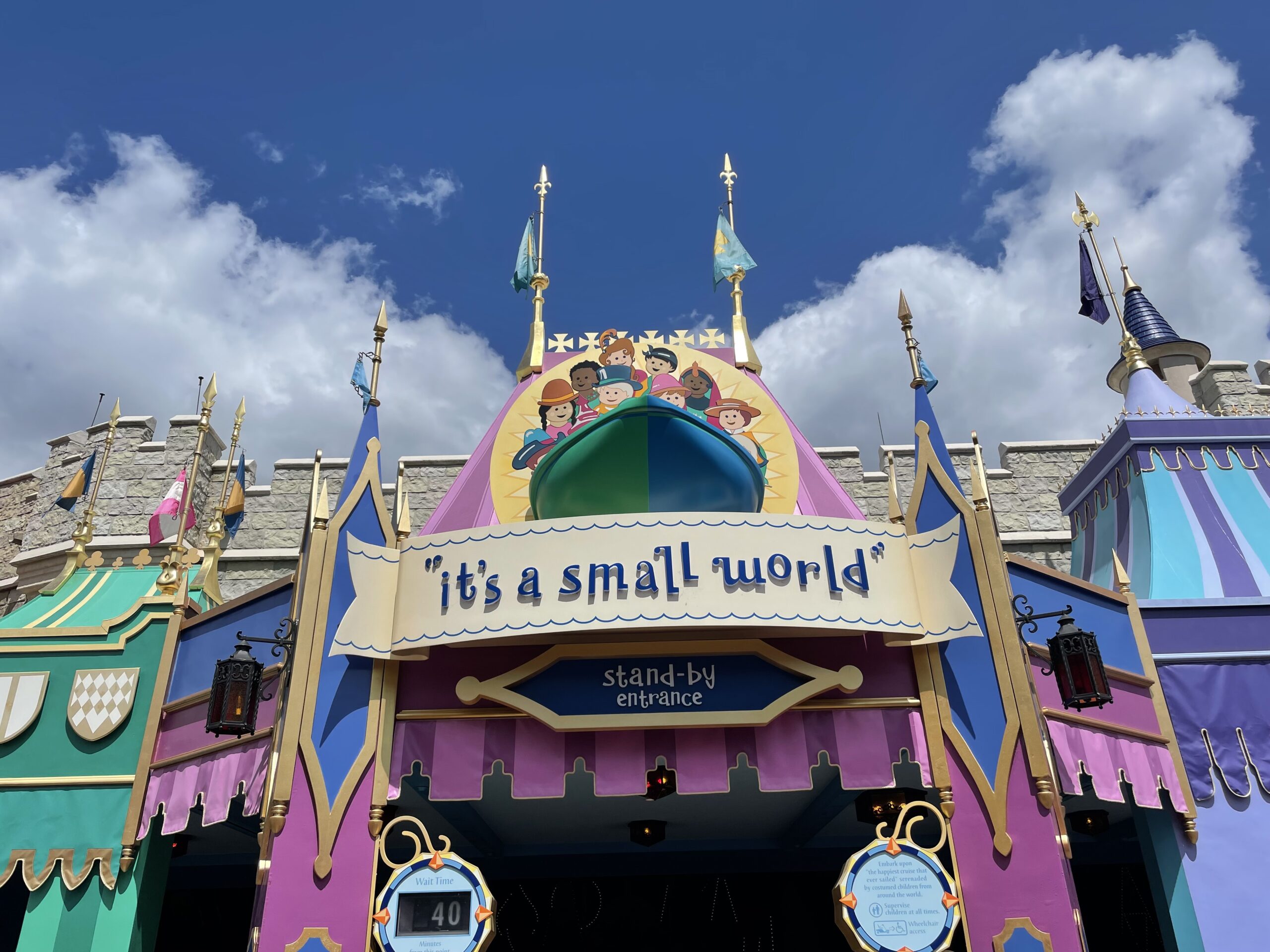 Discover The World On A Boat: Small World Ride 1