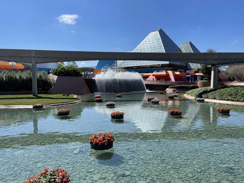 Epcot Rides & Attractions Guide 1