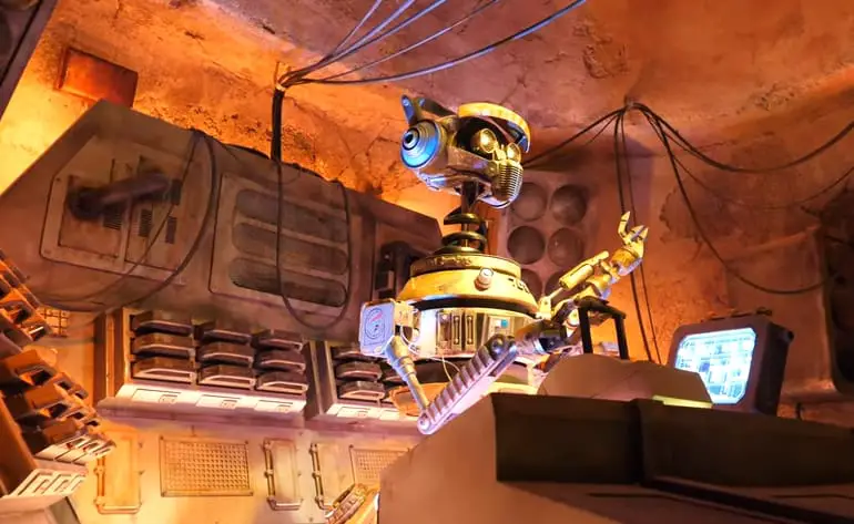 How Do I Make Reservations for Oga's Cantina? Hollywood Studios 4