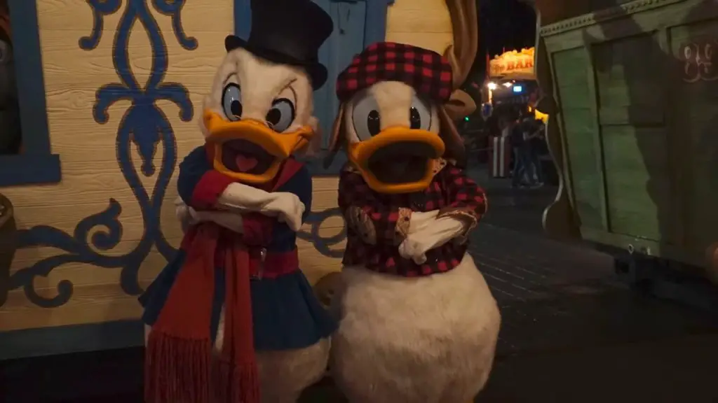 scrooge mcduck and donald mickey's very merry